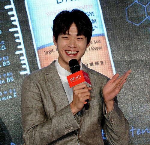 一线吃瓜娱乐圈攻是谁,他是如何成为娱乐圈焦点人物的？